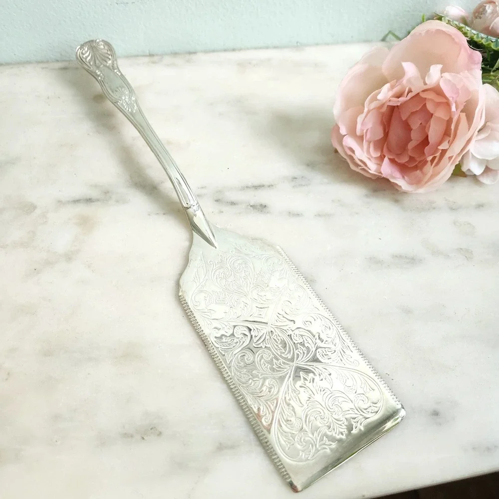 Vintage Silver Plated Serving Cake Server Ornate Floral Pattern Spatula Dessert‎